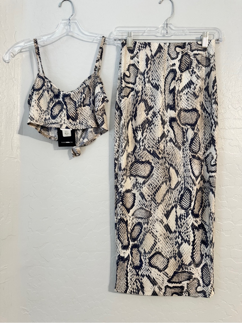 👗NWT Fashion Nova 2-Piece Snake Print Crop Top & Skirt Set Beige/Black Size S